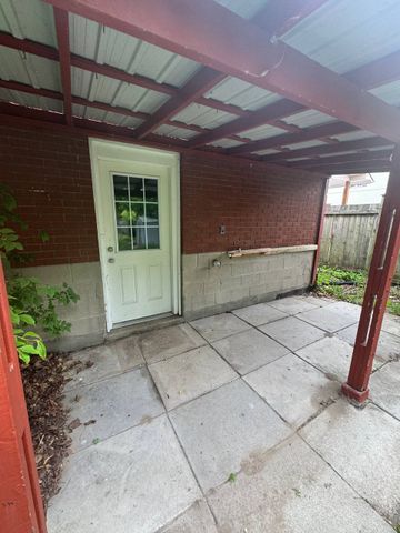 For Lease - 281 The Queensway Drive, Georgina, Ontario - Photo 2