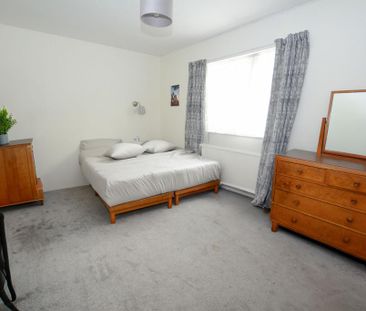 7 bedroom detached house to rent - Photo 5