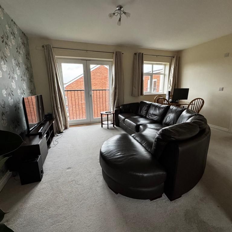 2 bedroom flat to rent - Photo 1
