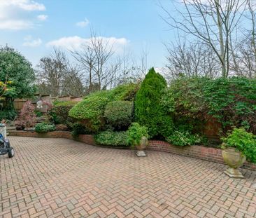 4 bedroom semi-detached house to rent - Photo 1