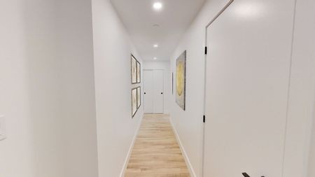 435 Rene-Levesque Blvd West, Montréal, QC - Photo 2