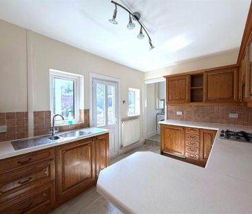3 Bedroom Semi Detached To Let - Photo 5