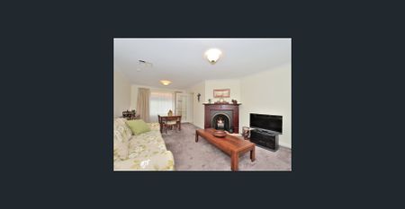 Stylish Family Home! - Photo 2