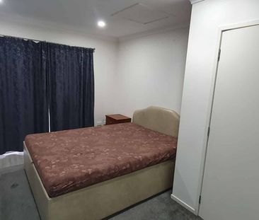 Partly furnished studio apartment for rent - Photo 2