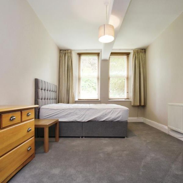 3 bedroom flat to rent - Photo 1