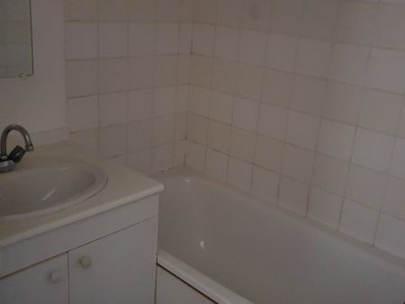 Location Appartement 1 pièce 21m² VALENCIENNES 59300 - Photo 4