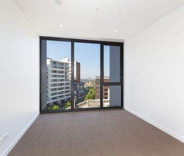 St Leonard’s Square 2 Bedroom Apartment – Mirvac Luxury Living - Photo 2
