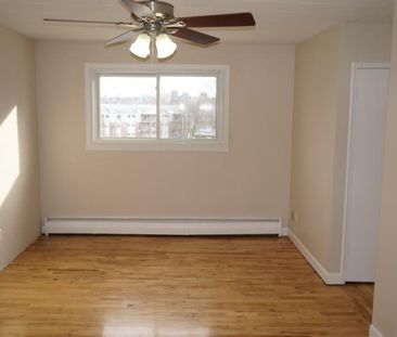 2 1/2 À Louer - Photo 2