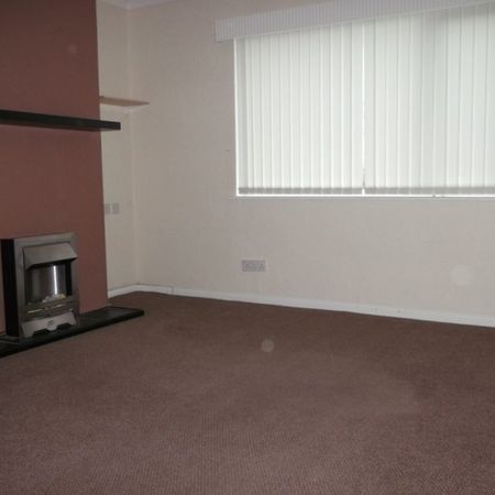 2 bed Semi-Detached - To Let - Photo 4