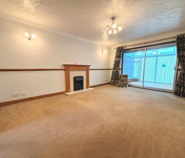 3 bedroom detached bungalow to rent - Photo 2