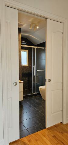 For Lease - 215A Chambers Avenue, Toronto, Ontario - Photo 3