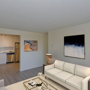 McKinnon Manor Apartments - Photo 2