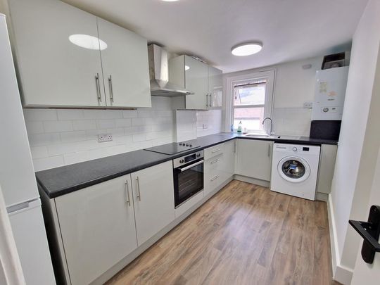 2 bedroom flat to rent - Photo 1