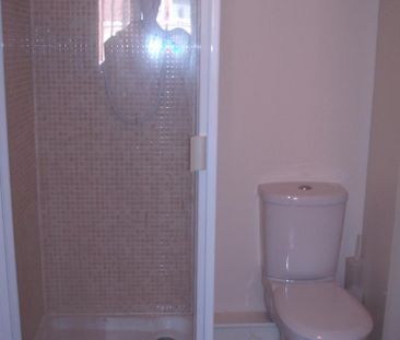 2 bedroom ground floor flat to rent - Photo 5