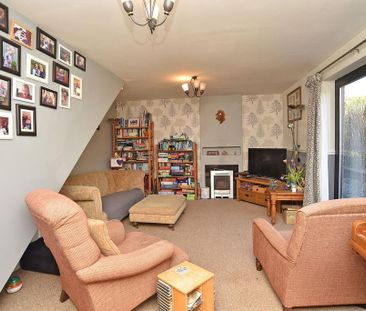 4 bedroom link detached house to rent - Photo 2
