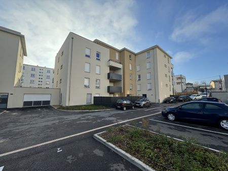 Appartement T3 en rez de jardin BOURGOIN JALLIEU - Photo 3