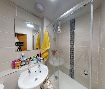 4 bedroom terraced house to rent - Photo 4