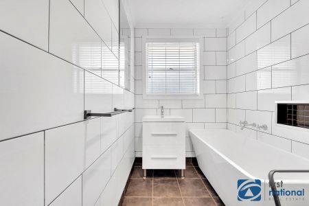 3 BEDROOM HOME IN GREAT LOCATION - Photo 3
