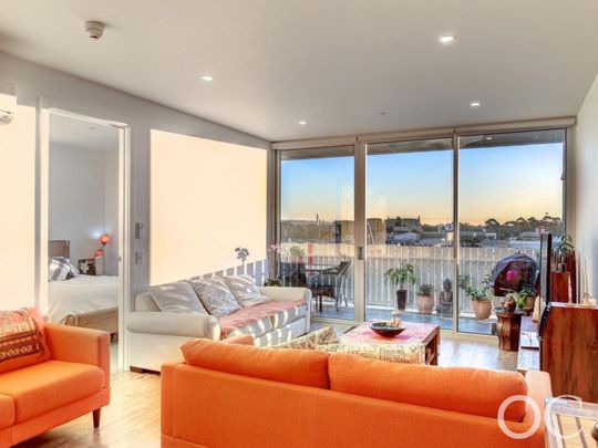 Open The Door to Urban Elegance - Photo 1