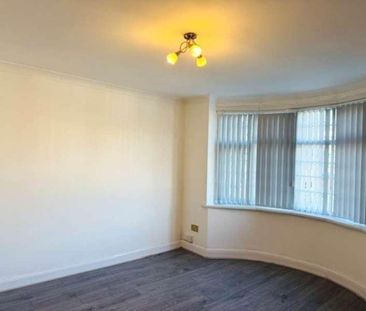 Chairborough Road, High Wycombe, HP12 - Photo 1