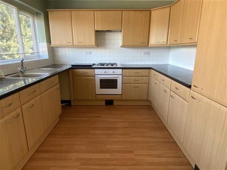 Glen Court, Compton, Wolverhampton - Photo 5