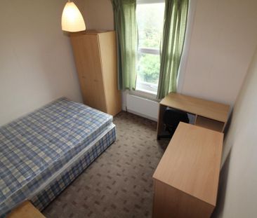 4 bedroom terraced house to rent - Photo 4