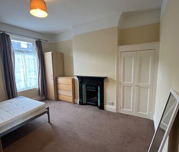 Room in a Shared House, Beechbank Road, L18 - Photo 1
