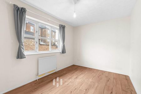 3 bedroom terraced house to rent - Photo 3