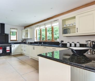 5 bedroom detached house to rent - Photo 1