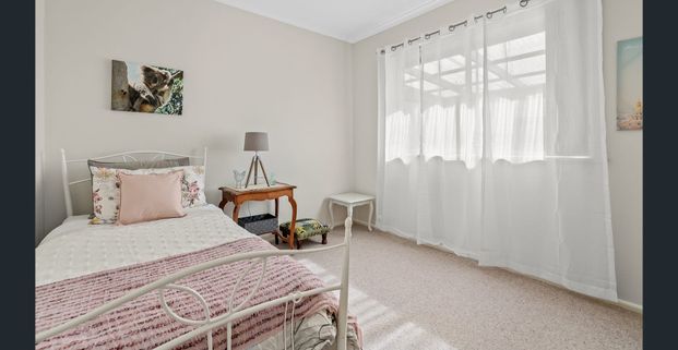 LIGHT AND BRIGHT - Photo 1