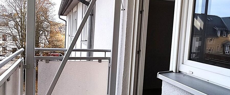 Neu renovierte 2-Zimmer-Wohnung mit Balkon - im Zentrum! - Foto 1