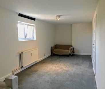 Flat - for rent - Photo 2