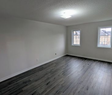 For Lease - 10 Moore's Court, Markham, Ontario - Photo 5