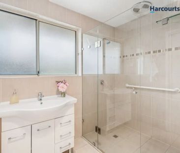 “Warm, welcoming, and designed for easy family living.” - Photo 5