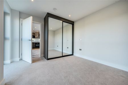 Cockfosters Road, EN4, London - Photo 2