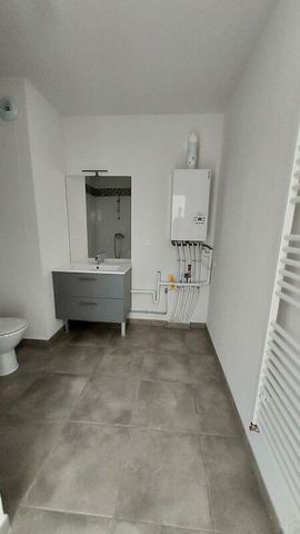 Location Appartement 2 pièces 42m² FONSORBES 31470 - Photo 4