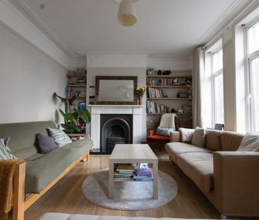 Room in a Shared Flat, Agincourt Road, NW3 - Photo 1