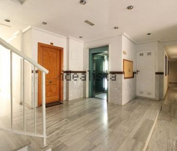 Alquiler de piso en Calle Sanchis Guarner - Photo 1