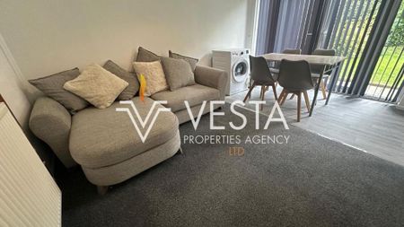 4 bedroom semi-detached house to rent - Photo 3