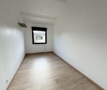 Location Maison 6 pièce(s) - 199 m² - Photo 4