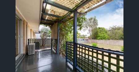 Spacious Spearwood Living - Photo 5