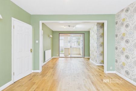 3 bedroom semi-detached house to rent - Photo 2