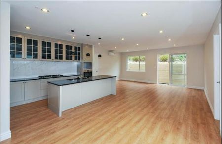 Property Management27 Caldera Drive, Long Bay - House for Rent - Photo 3