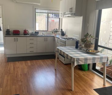 Port Melbourne - Photo 5