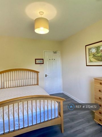 1 bedroom in a house share to rent - Photo 2