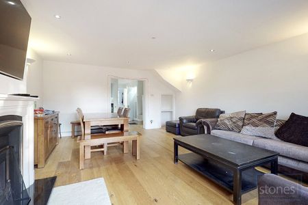 Greenfield Drive, London - Photo 3