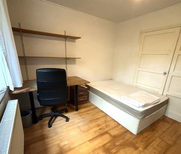 4 bedroom semi-detached house to rent - Photo 4