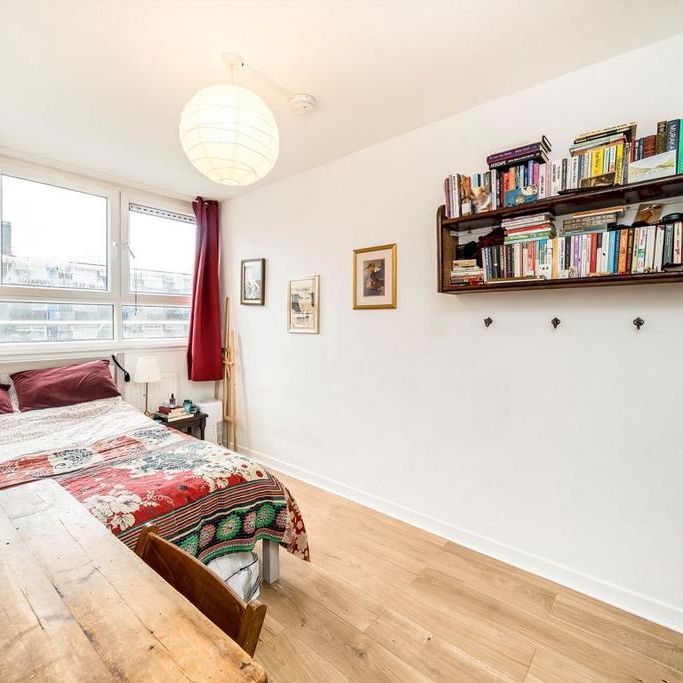 3 bedroom flat to rent - Photo 1