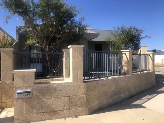 289 Pebble Beach Boulevard, Meadow Springs WA 6210 - House For Rent | Domain - Photo 1