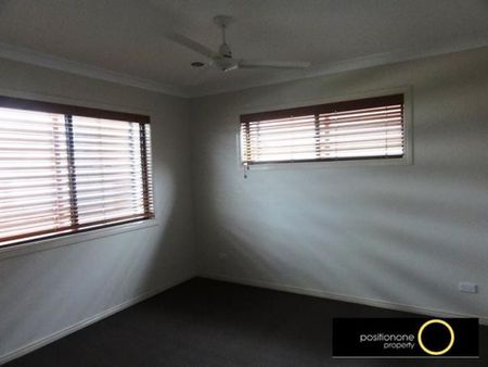 Stylish Three-Bedroom Townhouse in Prime Carina Heights Location - Photo 5